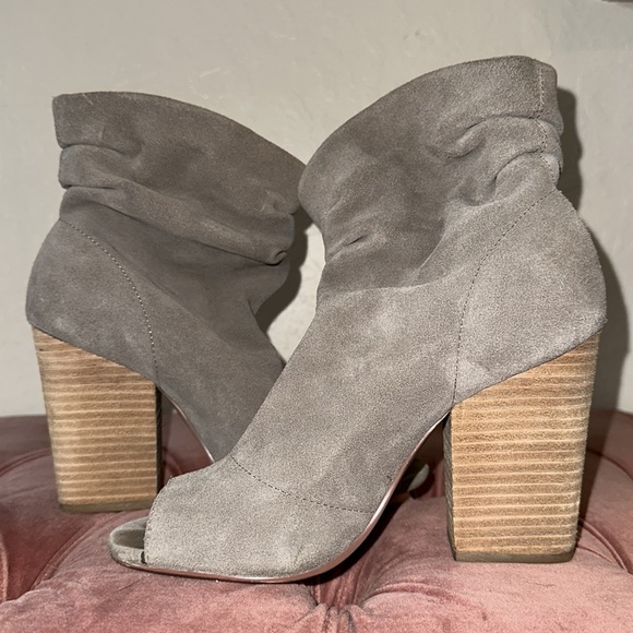 Chinese Laundry Laurel Booties - Picture 2 of 7